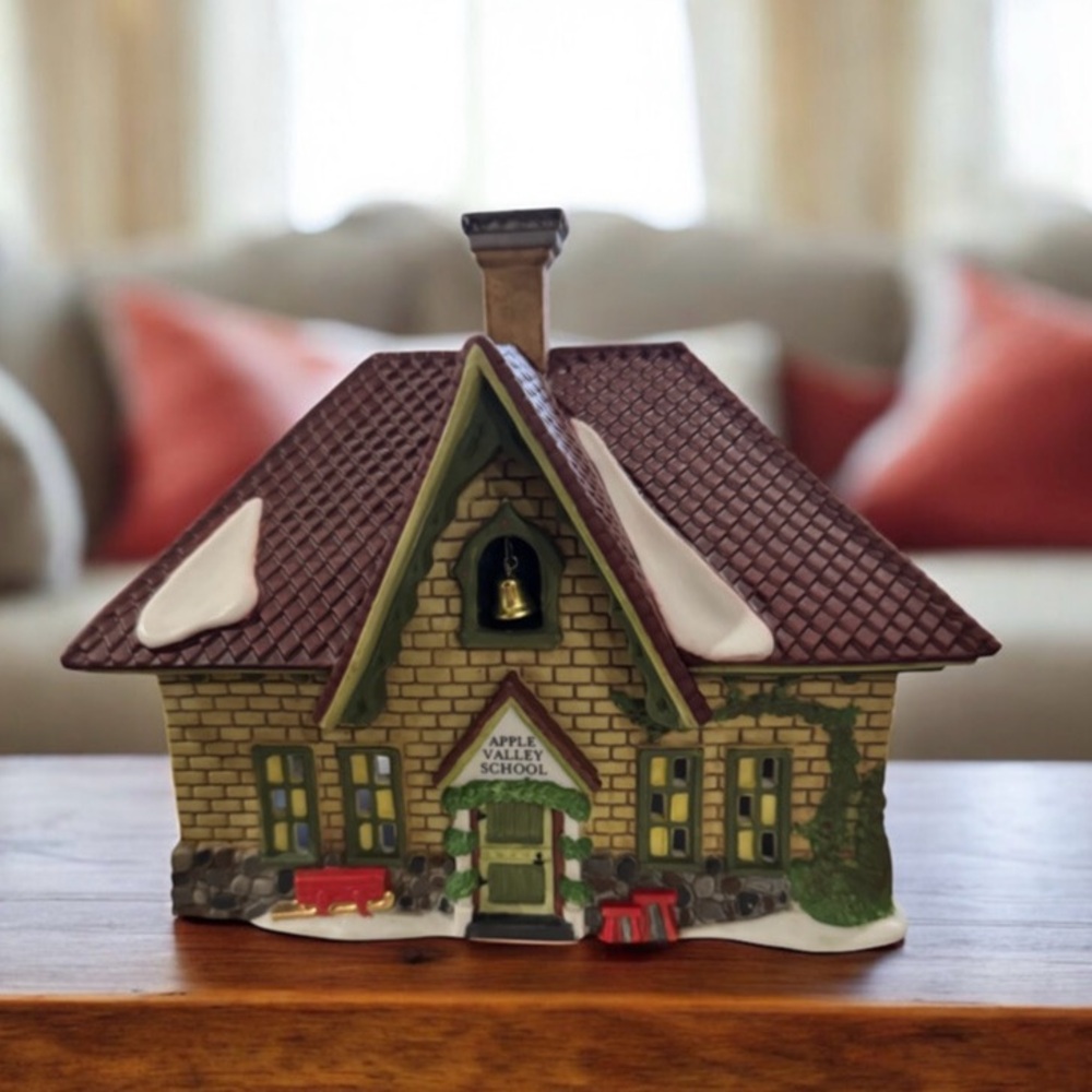 Department 56 New England Village Series "Apple Valley School" #56172